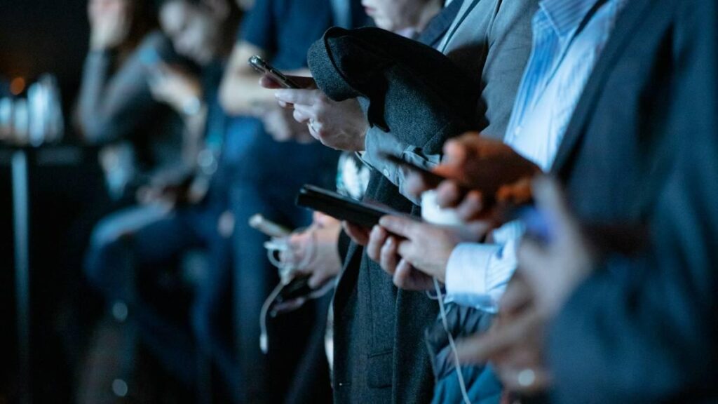CBOS: 90 percent Poles support restrictions on minors' access to social media