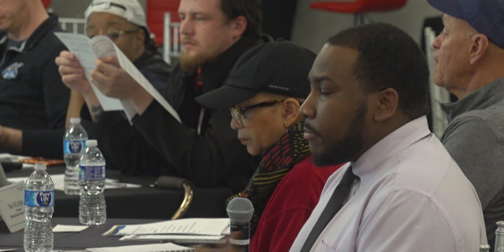 Focus group discusses entertainment district