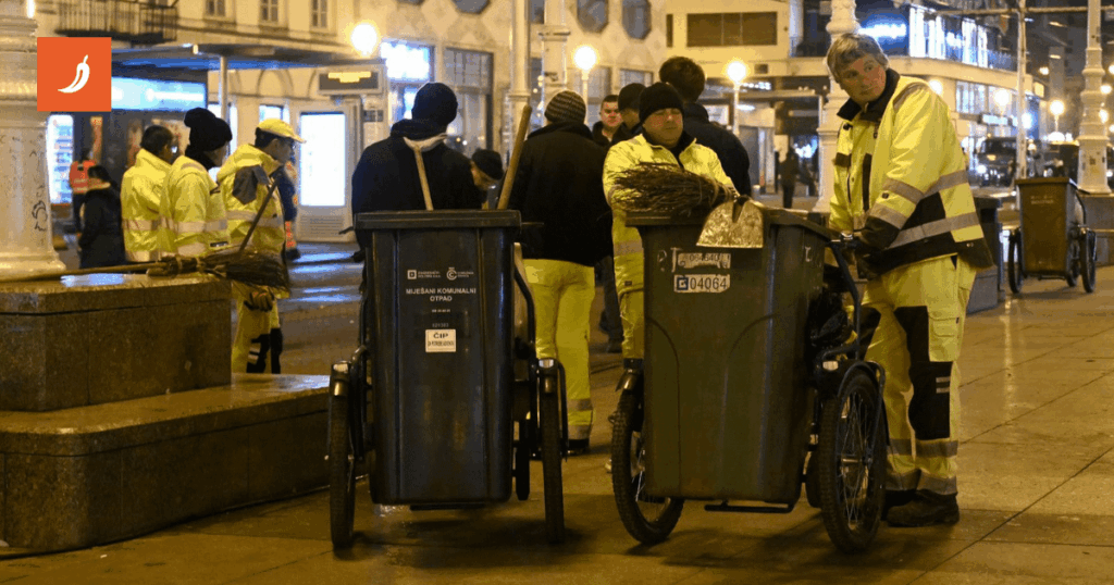 PHOTO Gradska Čistoća cleans up garbage after the government's reception on Ban Jelačić Square
