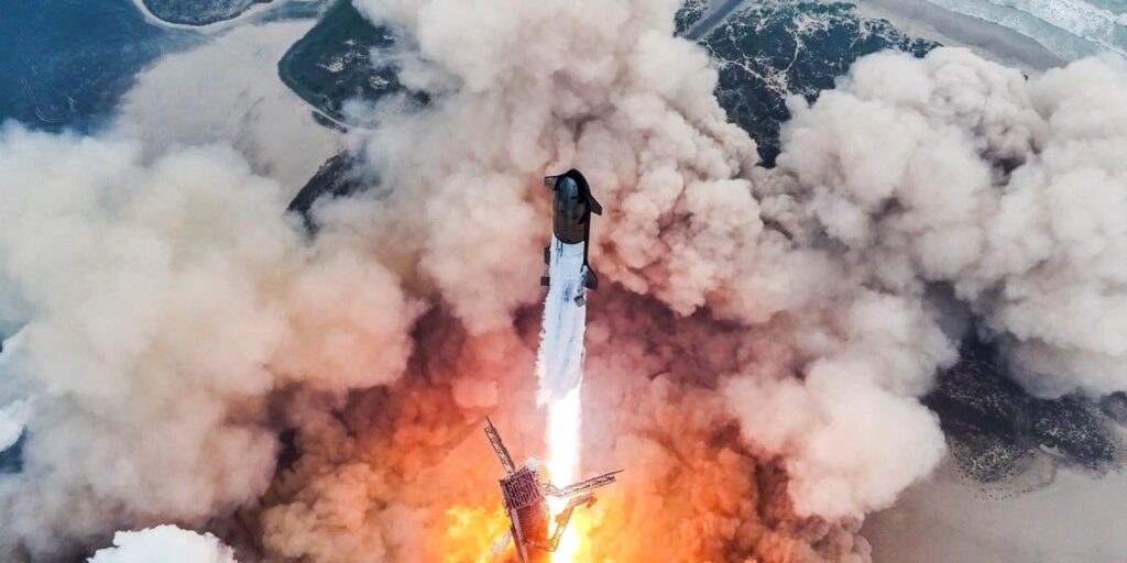 WSJ: SpaceX delays mars mission