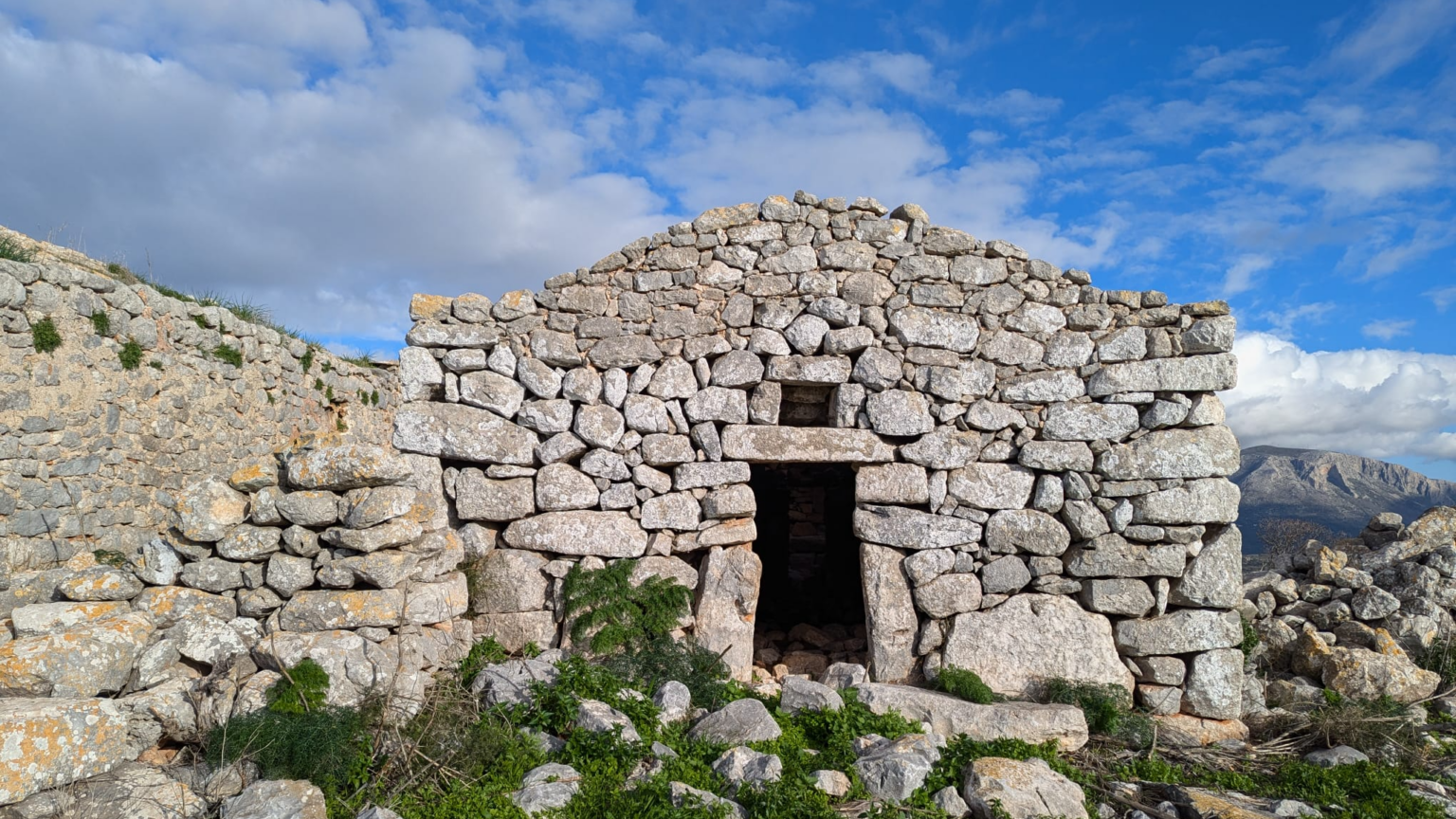 Genetically unique group in southern Greece can trace their paternal ancestry to the Bronze Age