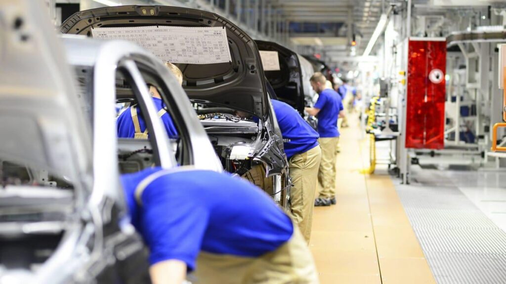 Working time researcher contradicts Merz: “Working more than ever before”