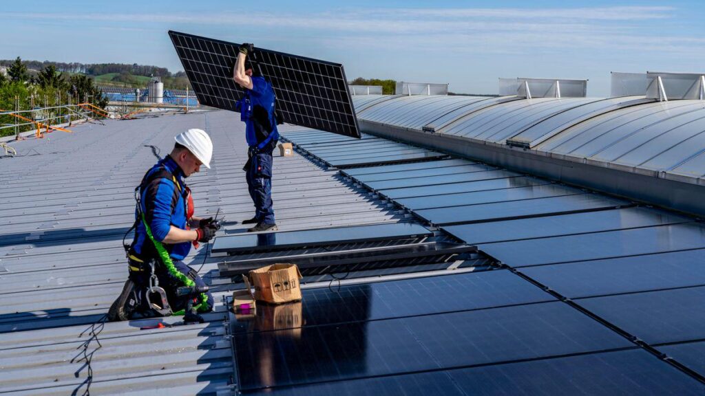 Solar energy: Katherina Reiche is planning massive cuts for roof systems