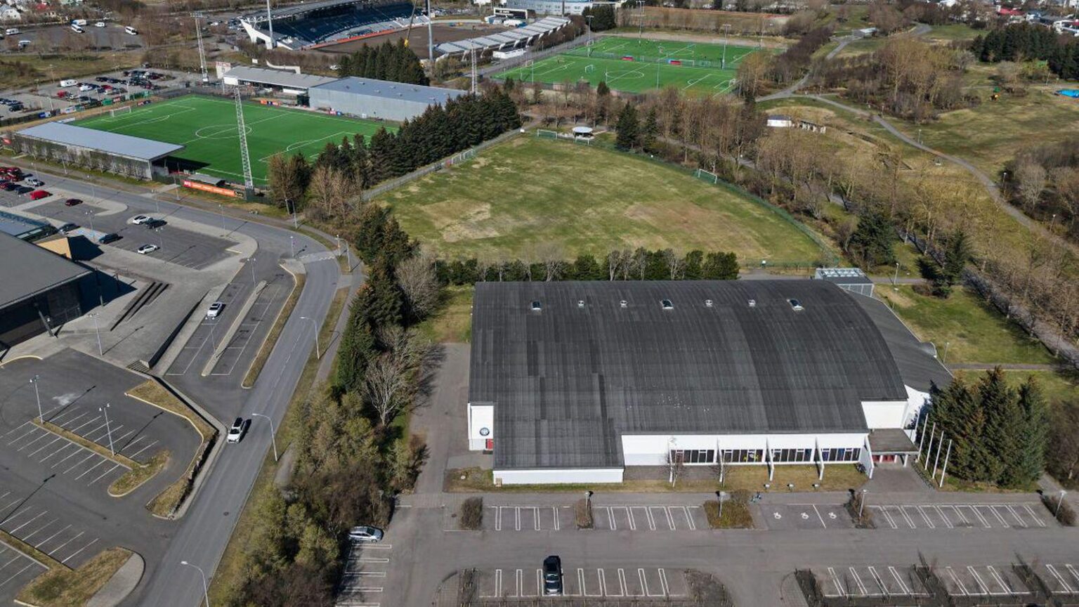 Cancel junior high school in Laugardal