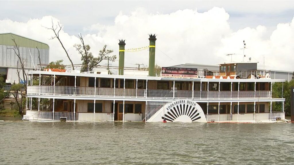 Iconic paddleboat sinks after four decades on the river