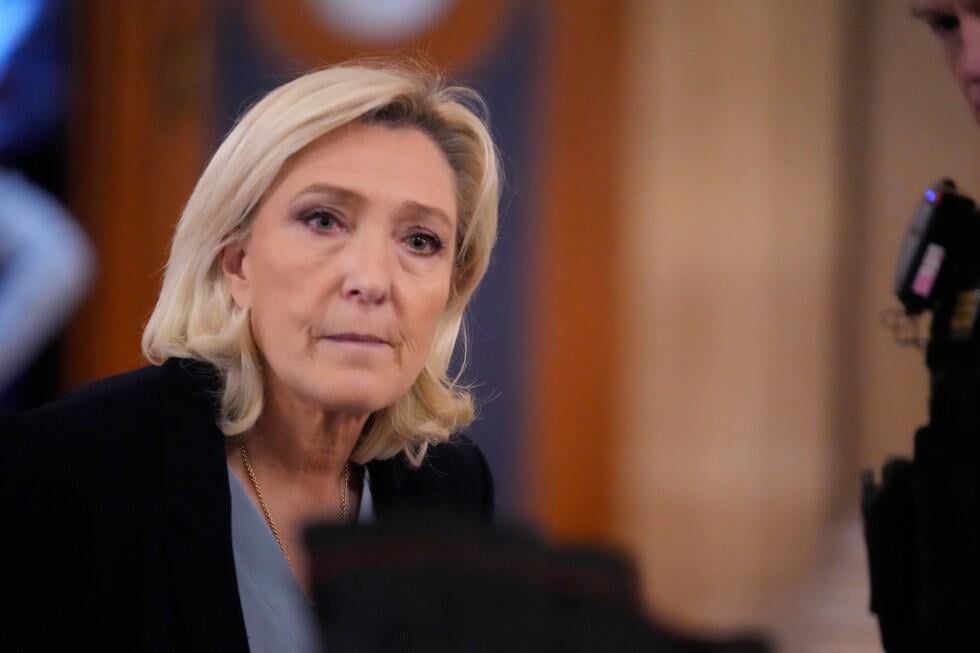 French prosecutors seek to ban Marine Le Pen from office, jeopardizing her 2027 presidential bid
