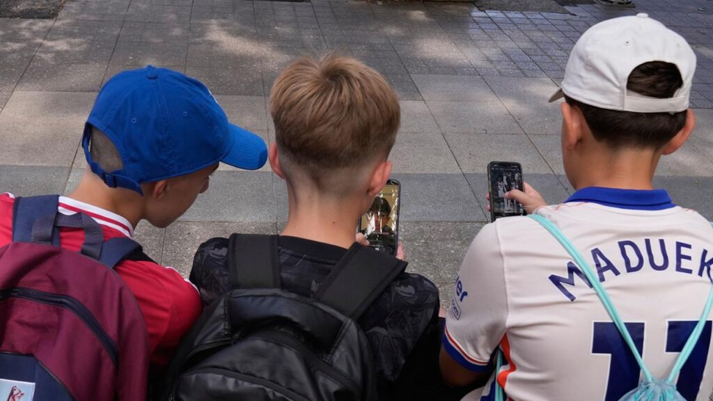 SPD calls for social media ban for children under 14