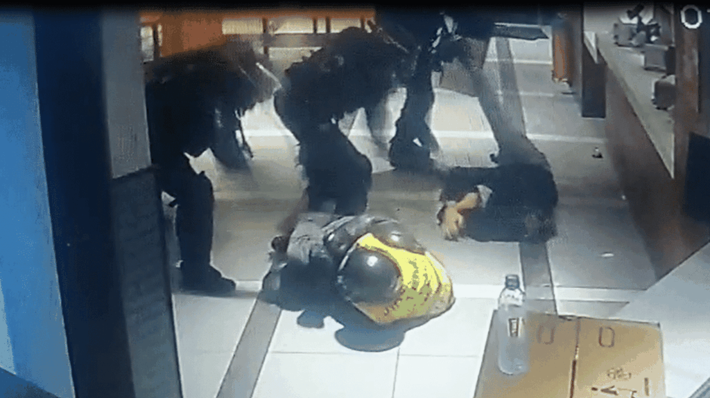 FRANCETV DOCUMENT. Unpublished video surveillance images shed light on the violence suffered by "yellow vests" during a CRS intervention in 2018 in a Burger King