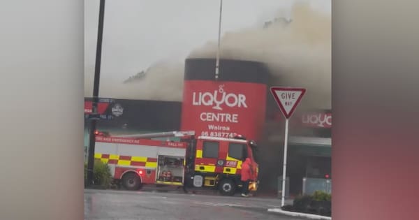 One injured, roads close as crews battle Wairoa liquor store blaze