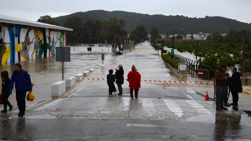 The town of San Martin del Tesorrillo in Cadiz has been cut off<span class="copyright">Francisco J. Olmo/Europa Press/IMAGO</span>