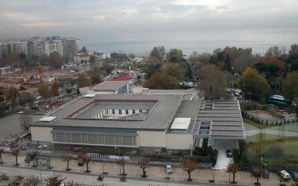 Greece, Italy work together to study, conserve looted ancient pottery