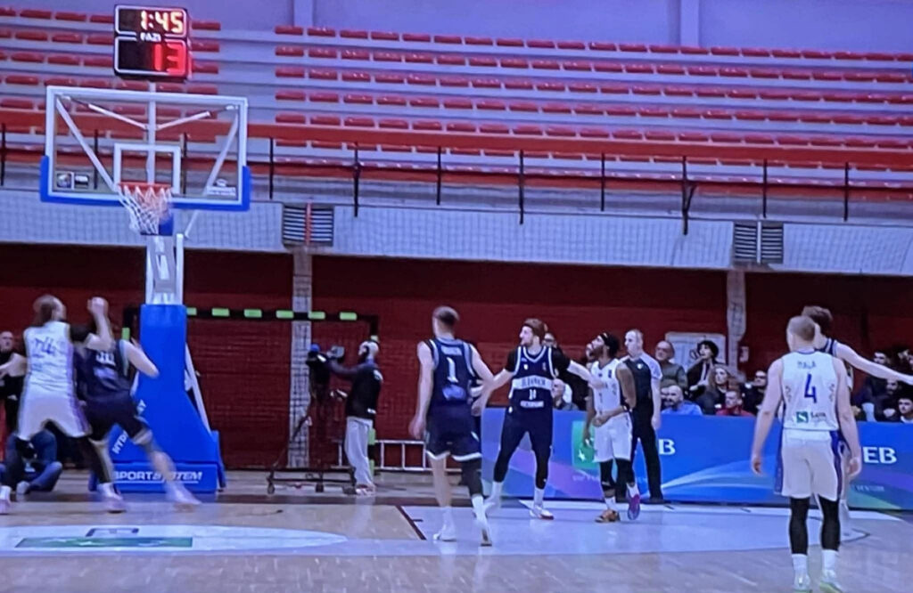 Half-empty gym for Kosovo match in Prizren