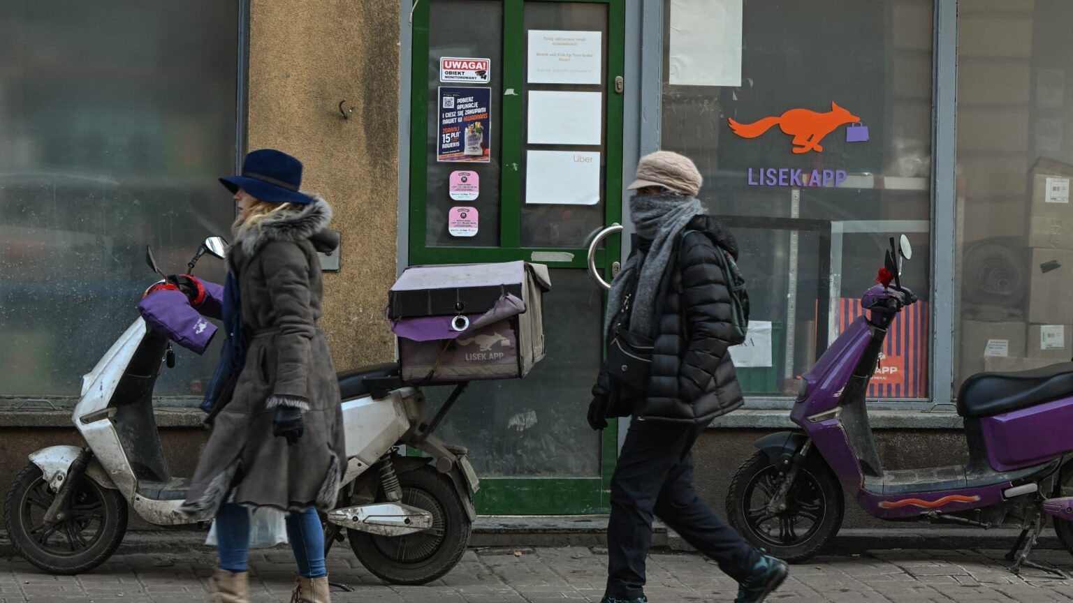 The cliché of the "Polish plumber" exiled in Europe is outdated: 100,000 Poles return to the country every year, attracted by extraordinary growth and full employment