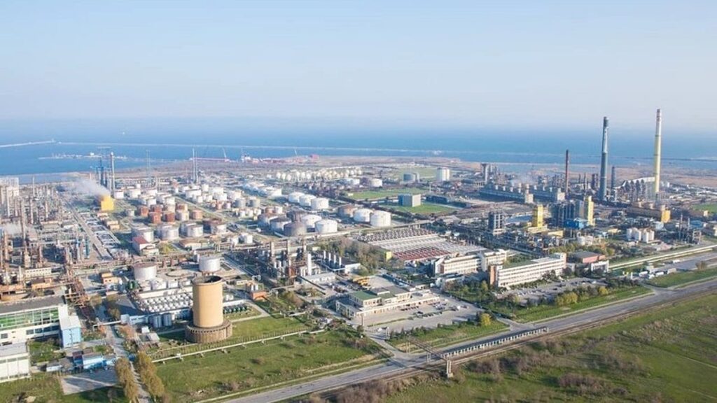 Romania’s largest refinery to shut down in March for overhaul