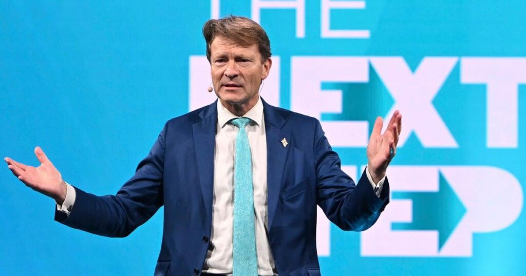 Reform UK Accused Of 'Declaring War On Workers' Over Plan To Scrap Employment Rights