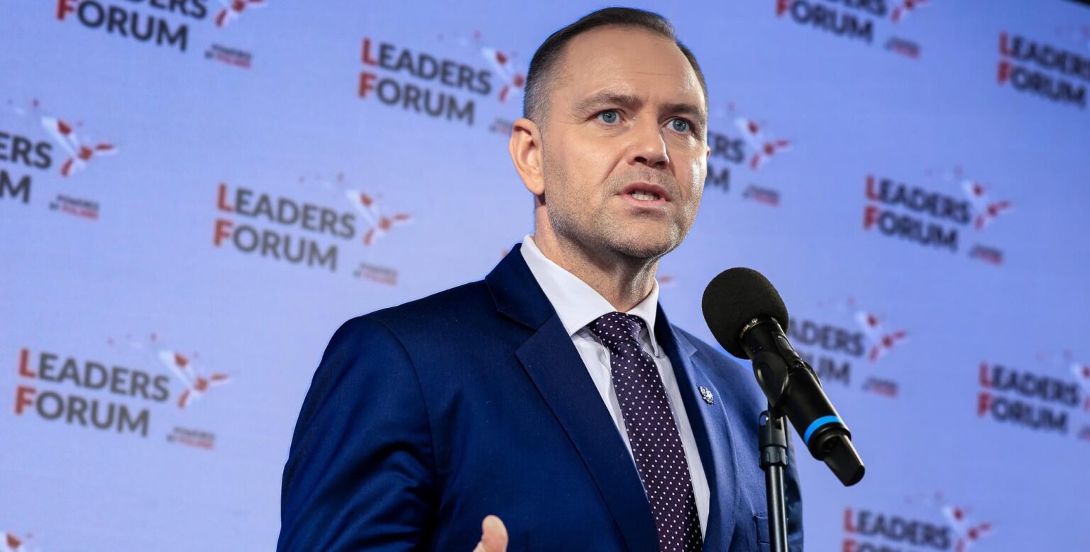 Polish president proposes law jailing officials who question his powers