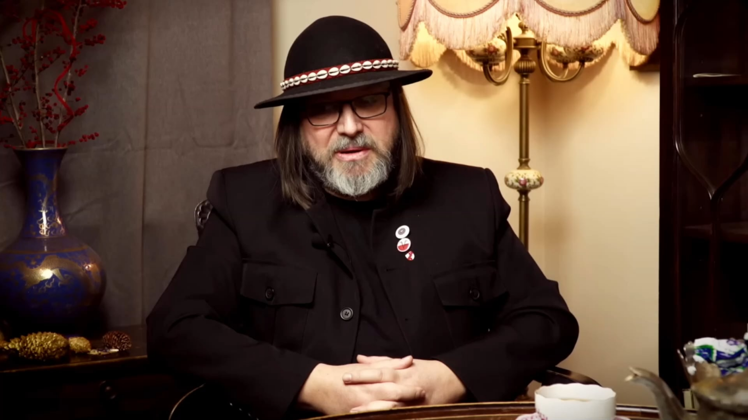 Sebastian Pitoń, an activist of the Confederation of the Polish Crown, said that he chooses to be "under the patronage of Moscow" because "we coped quite well with the eastern occupation."