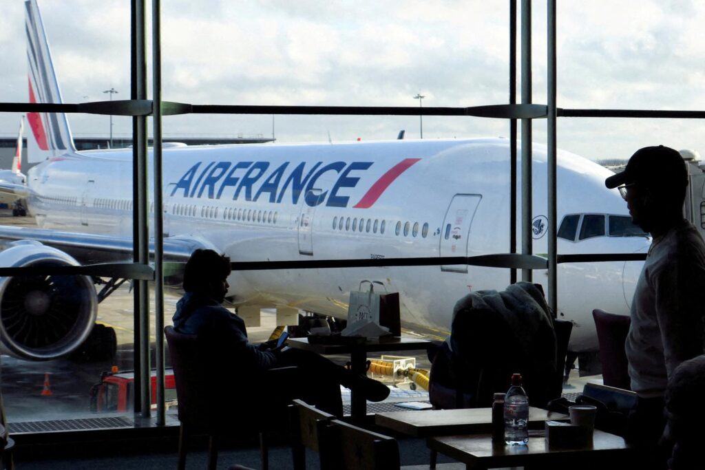 France grants safe haven to anti-Kremlin Russian couple detained by ICE
