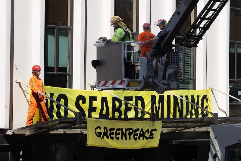 Greenpeace warns of NZ bowing to US mining bullying