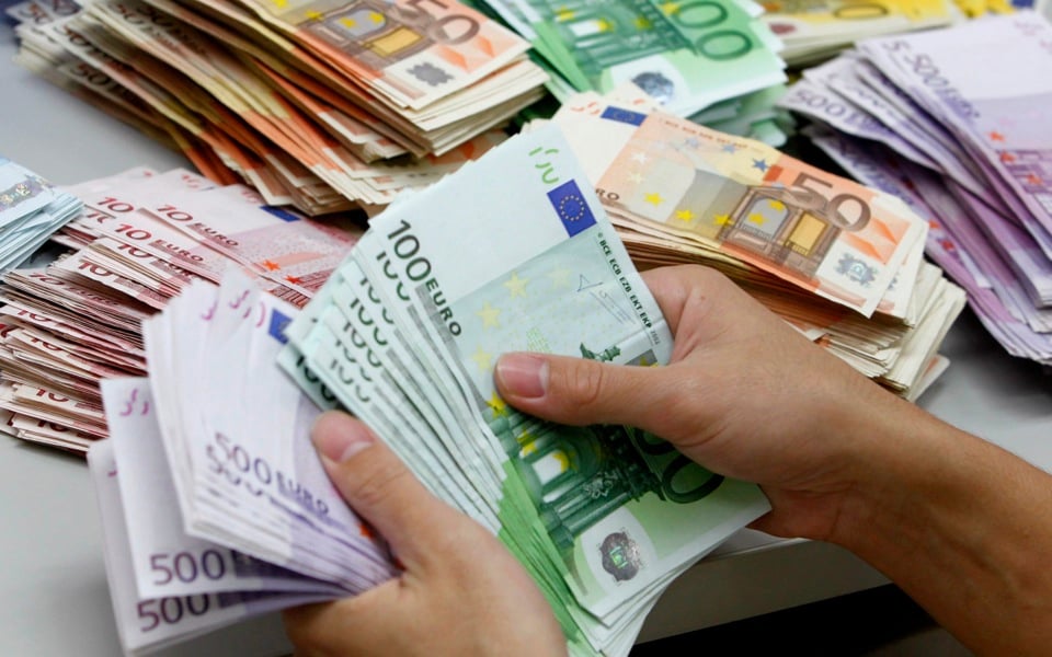 Greece rises in corruption index as global outlook worsens