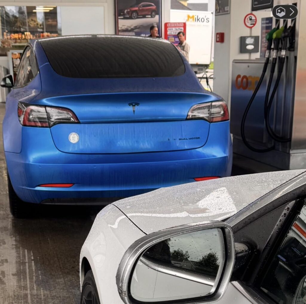 Question about gas station etiquette in Switzerland
