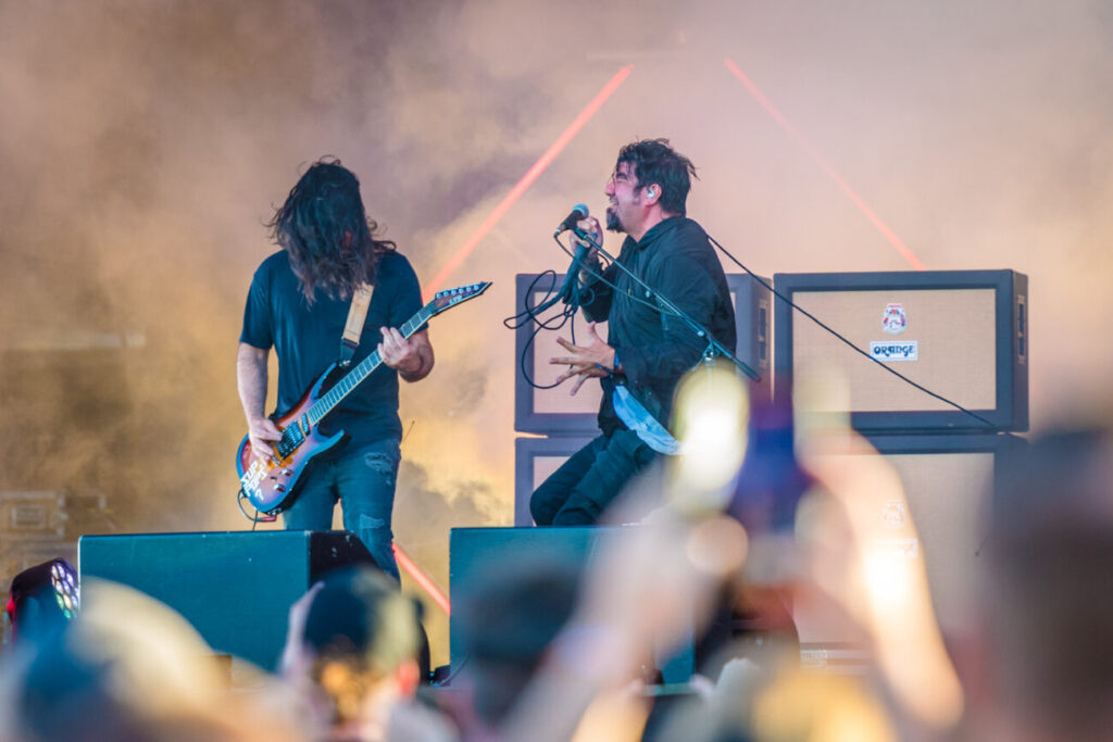 Deftones perform "7 Words" with a lucky fan in Poland