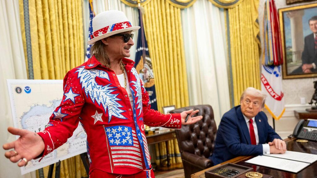 Own “culture war” event: Trump’s radicalization machine conjures up an absurd Super Bowl show