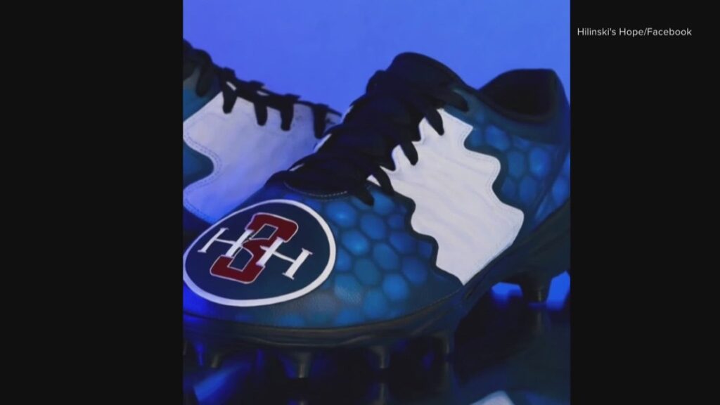 WSU Coug turned Seahawk raising mental health awareness by honoring former teammate, Tyler Hilinski