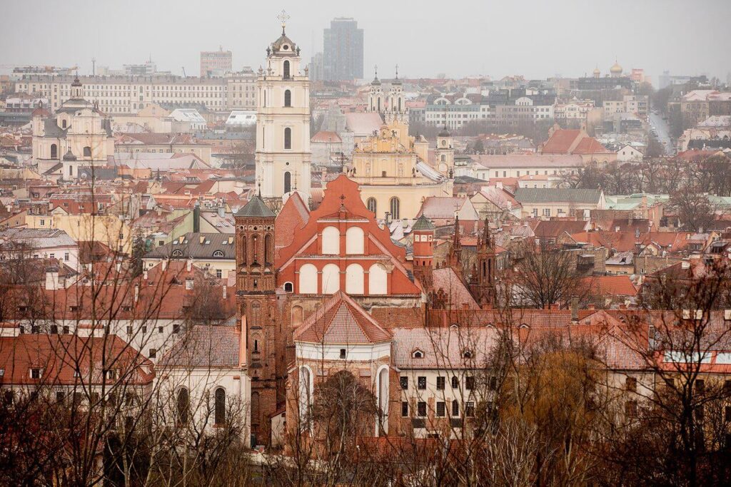 [LRT] As Lithuania’s capital continues to grow, more residents are choosing to leave the city for nearby districts, drawn by lower housing costs and the flexibility of remote work.