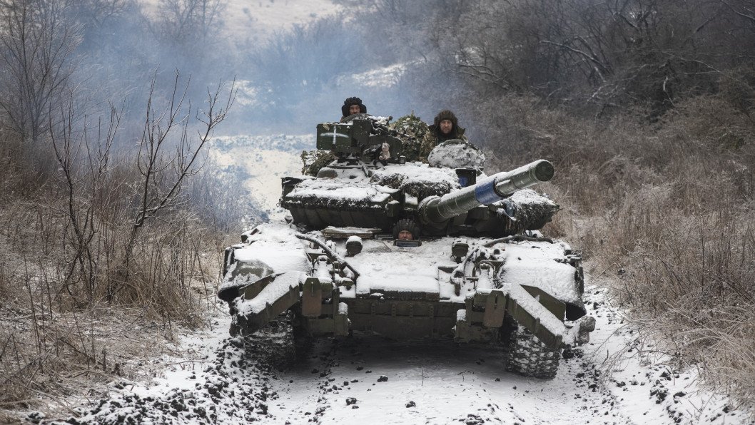 As Ukraine Endures Extreme Cold, Soldiers Adapt Winter Camouflage for a Drone-Watched Front