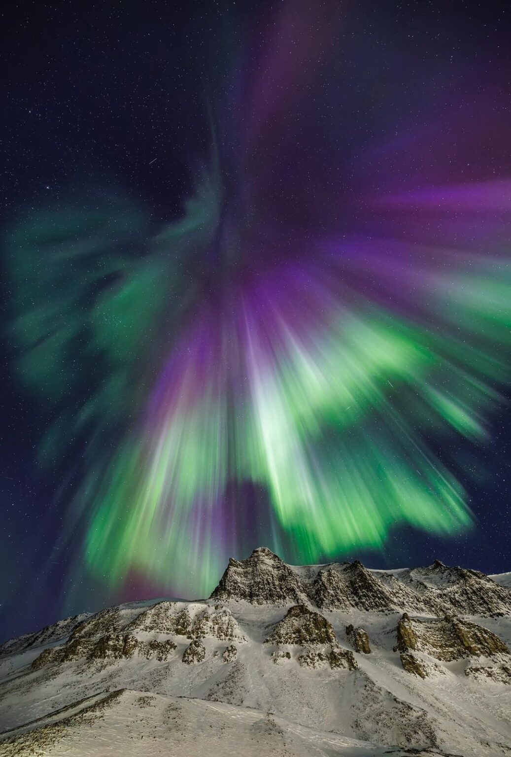 Light show over [Longyearbyen] yesterday evening