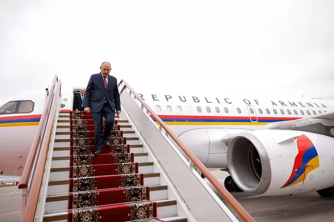 Armenia's Pashinyan Departs for Poland