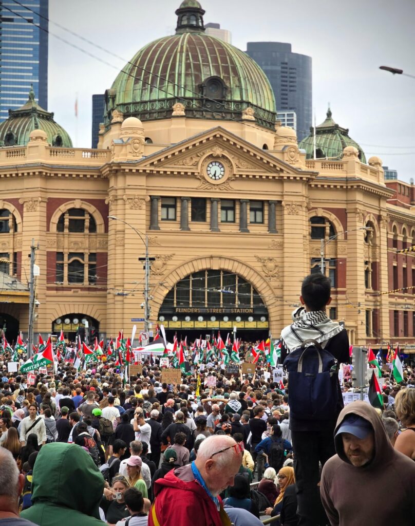 The protest & counter today, bit of a difference in numbers