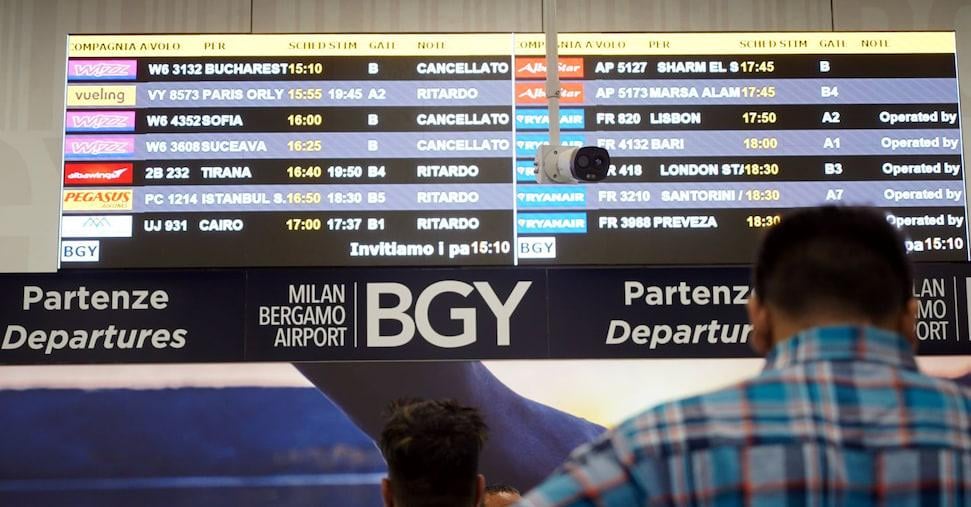 Airplanes, report by RimborsoAlVolo: in 2025 Italy will experience a record of inconveniences and lost luggage, +86% compared to 2024 and +212% compared to 2023