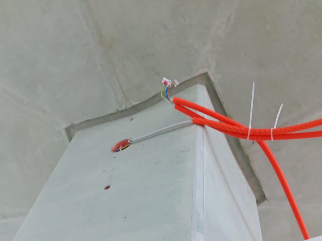 Electricity at the new station