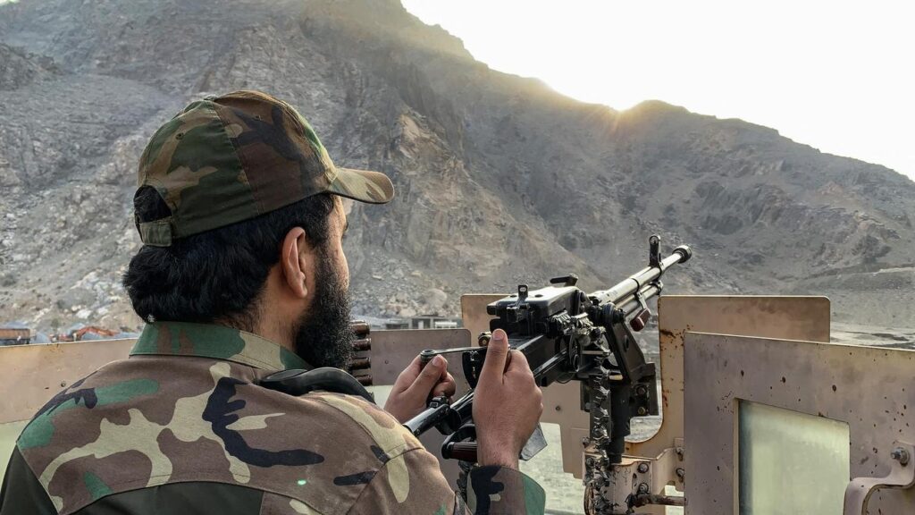 Afghanistan: Pakistan declares “open war” on Taliban government
