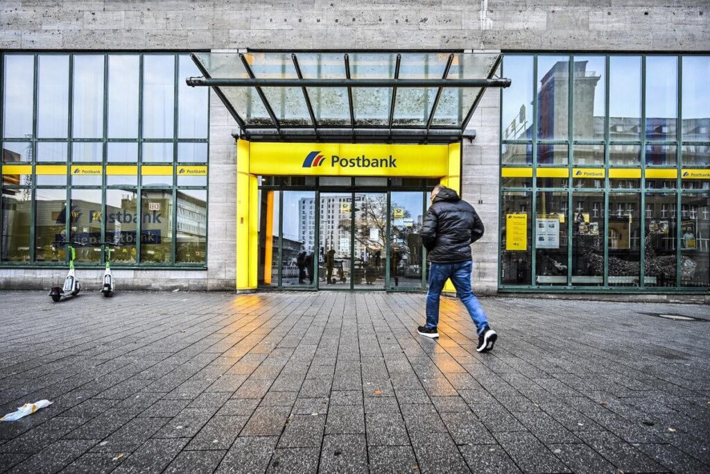 Postbank closes several accounts of anti-fascist associations