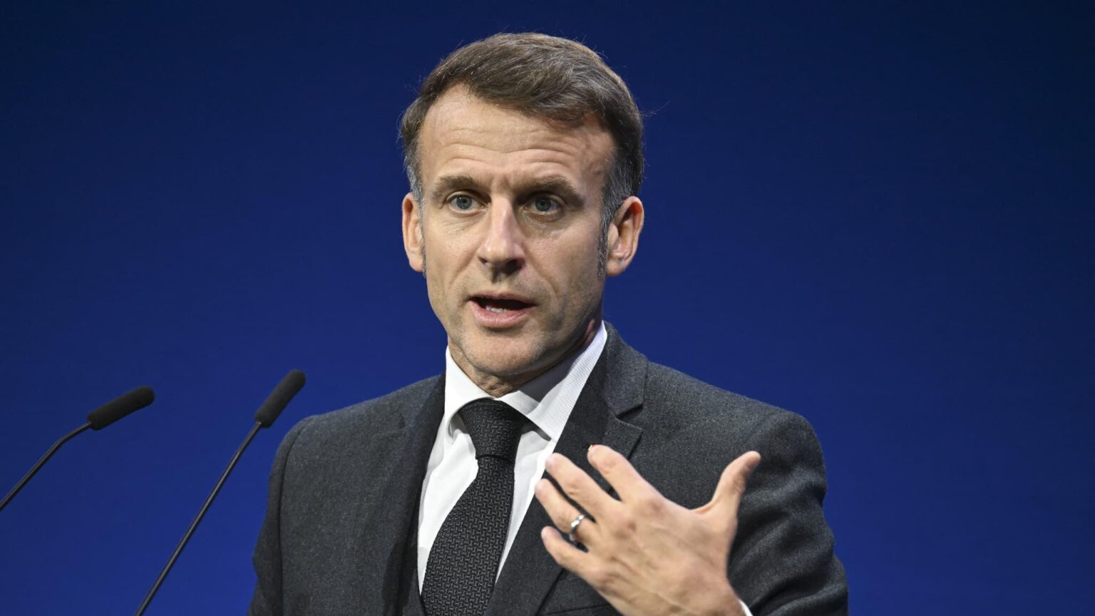 Emmanuel Macron wants a scientific study on the effects of video games on young people and to tell him whether or not some should be banned