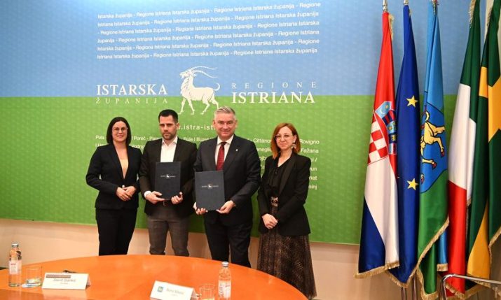 Istria invests in bilingual road signage