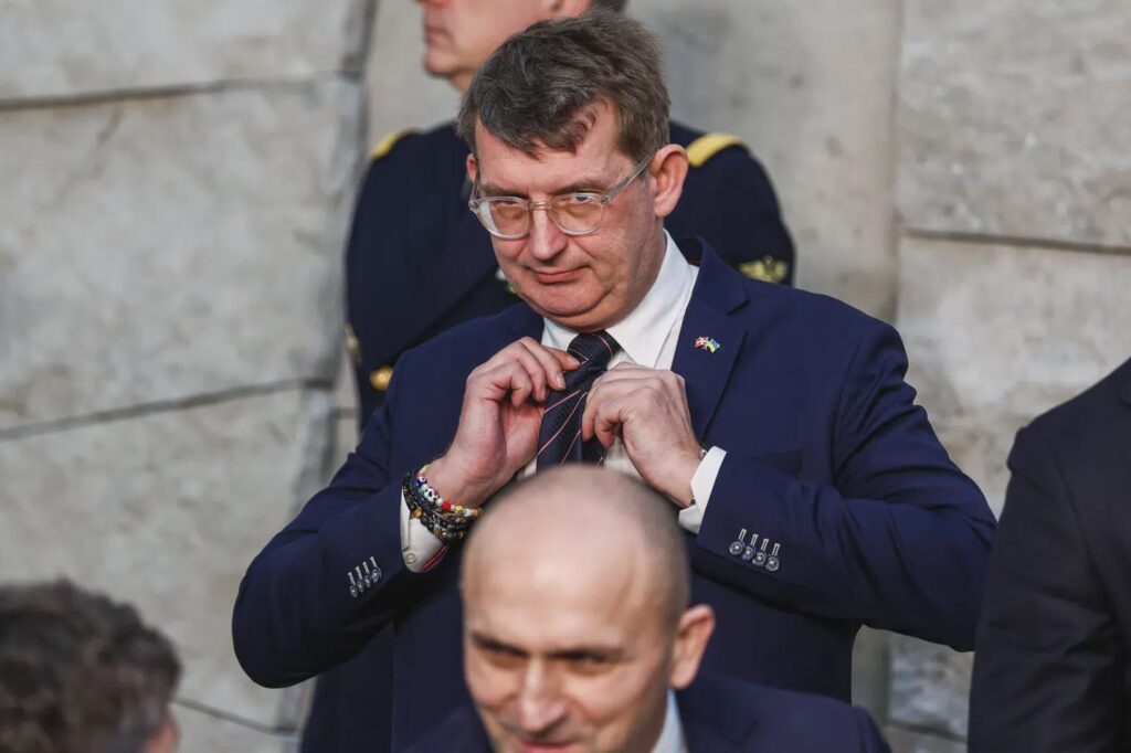 The government pours several billions into the Ukraine fund in economic terms
