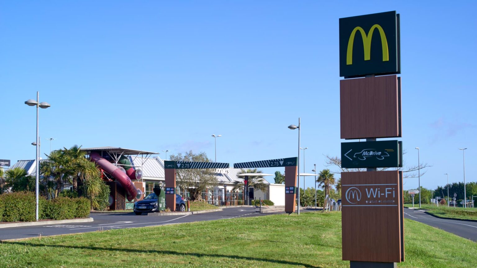 “All the young people are going to go eat there”: McDonald’s arrives in the villages of France, mayors and restaurateurs are worried