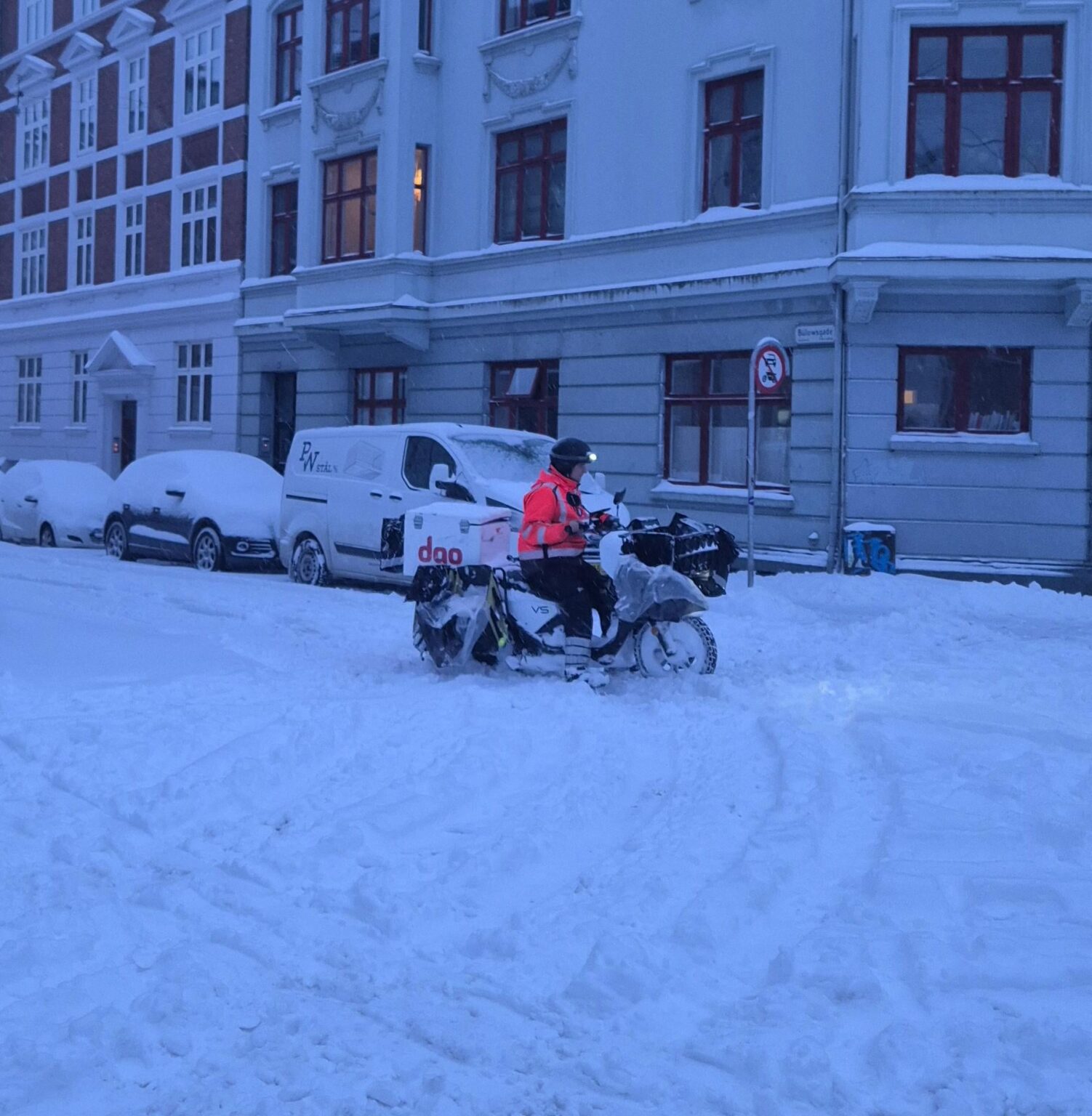 DAO takes a beating these days (rightfully so), but hats off to people like him here - skating around in a snowstorm with a scooter that wouldn't start