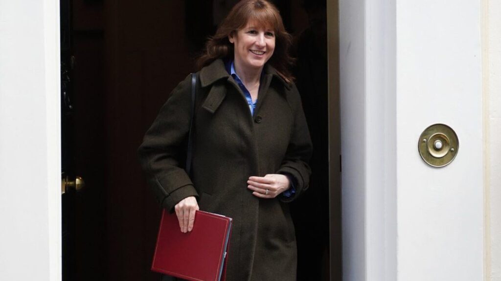 UK 'will sign up to EU single market rules even without deal '