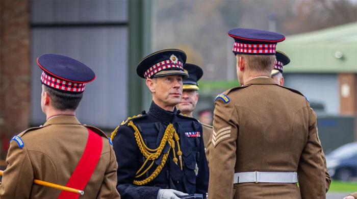 Duke of Edinburgh honours Scots Guards for their service in Kosovo