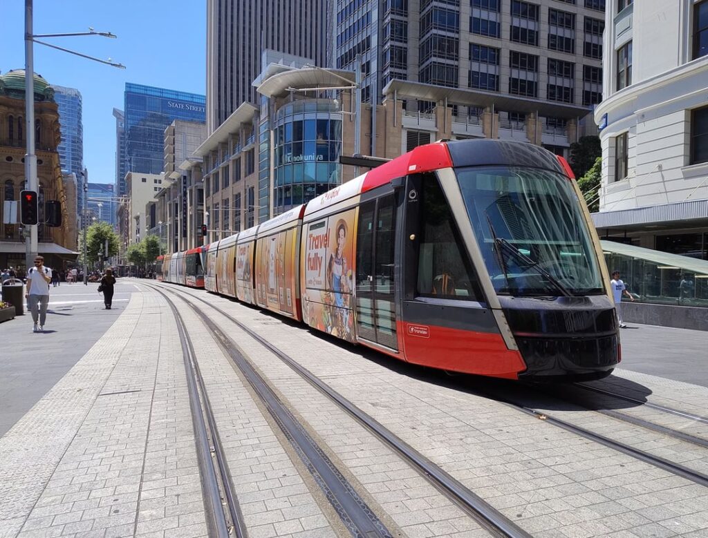 [not a repeat] Sydney Light Rail broken down between Town Hall and Circular Quay
