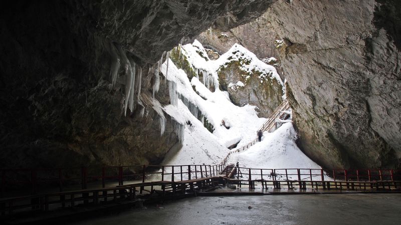 Ancient bacteria strain discovered in ice cave is resistant to some modern antibiotics