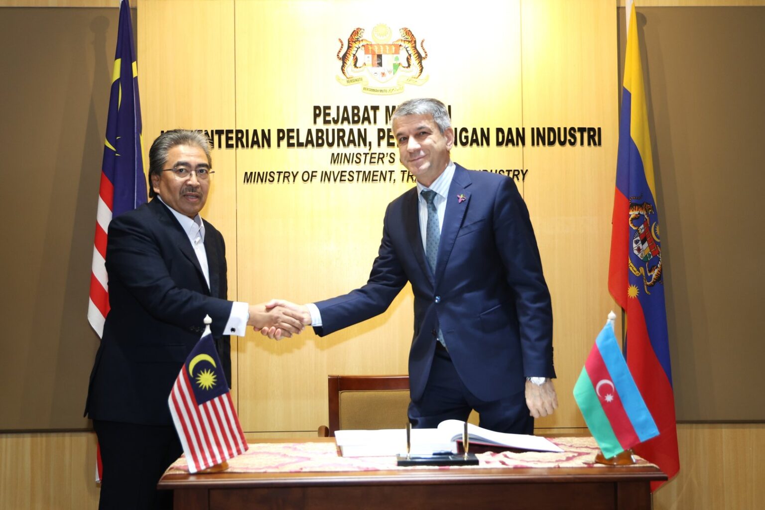 Azerbaijan and Malaysia discuss economic relations (PHOTO)