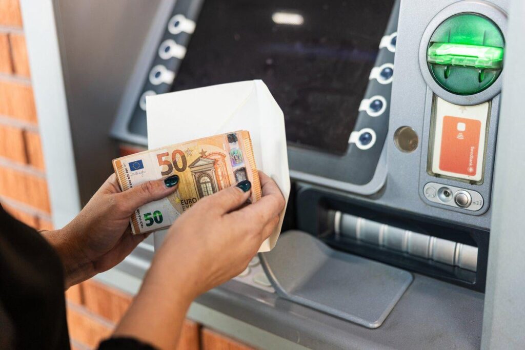 Nearly 120,000 euros were defrauded. The largest amount was again lost to a crook using the name Monika Helme Nearly 120,000 euros were defrauded. The largest amount was again lost to a crook using the name Monika Helme