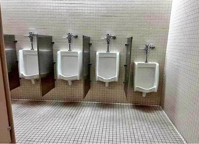 Ministry toilet, please do not ask which ministry it is.