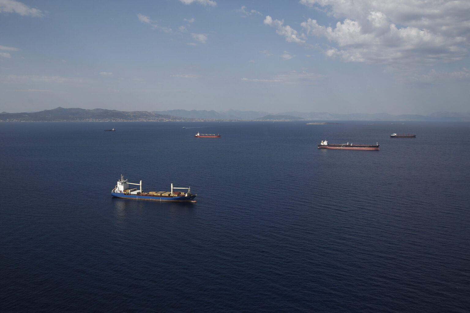 Greece and Malta Hesitate Over EU’s Russia Oil Services Ban